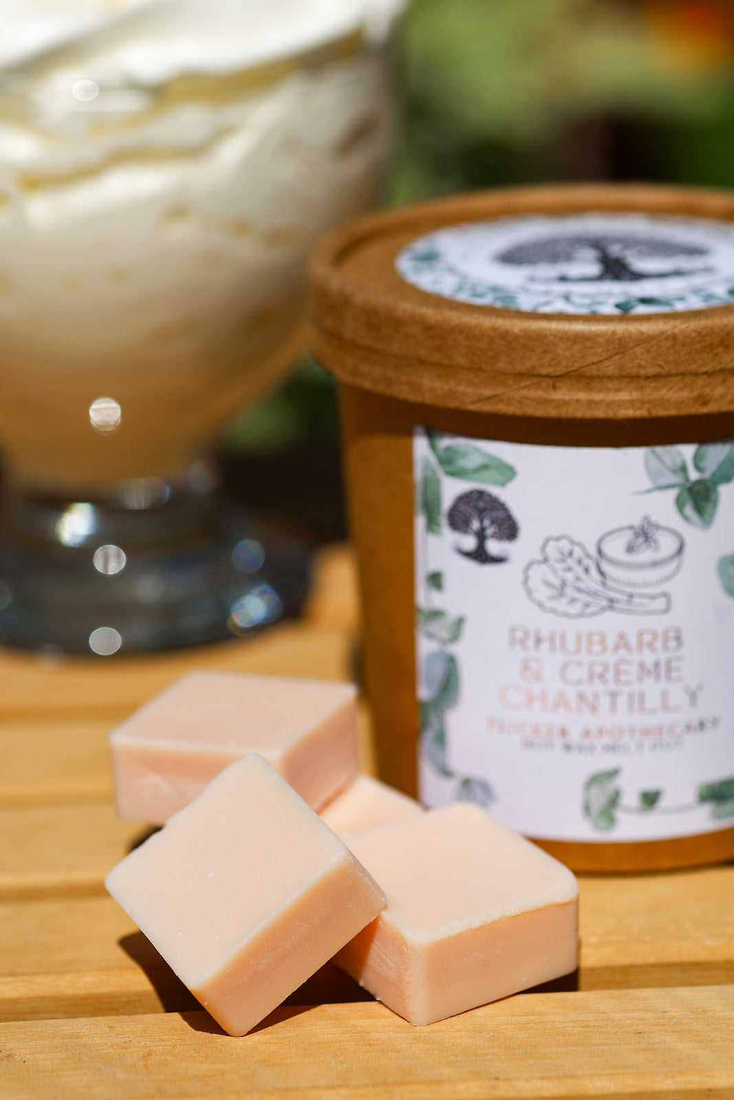 Rhubarb Crème Chantilly Wax Melt Pot – 150g Soy Wax Melts in Reusable Muslin Pouch | Fresh Fruity Scent