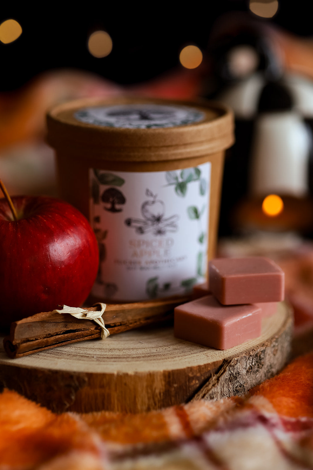 Spiced Apple Wax Melt Pot โ 150g Soy Wax Melts in Reusable Muslin Pouch | Autumnal Scent
