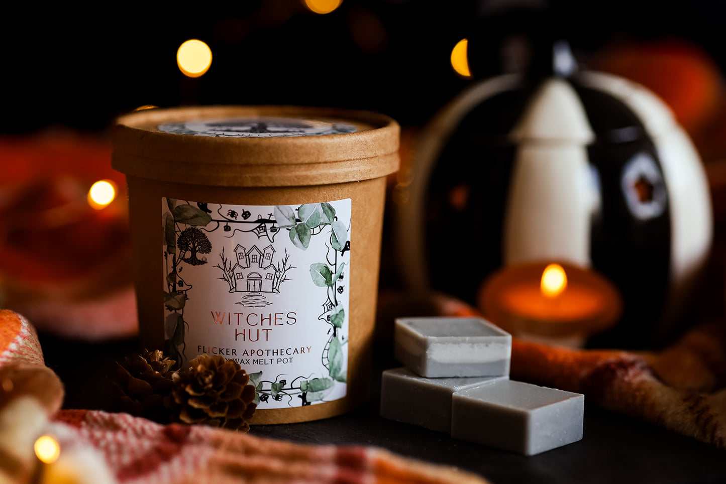 Witches Hut Wax Melt Pot – 150g Soy Wax Melts in Reusable Muslin Pouch | Autumnal Halloween Scent