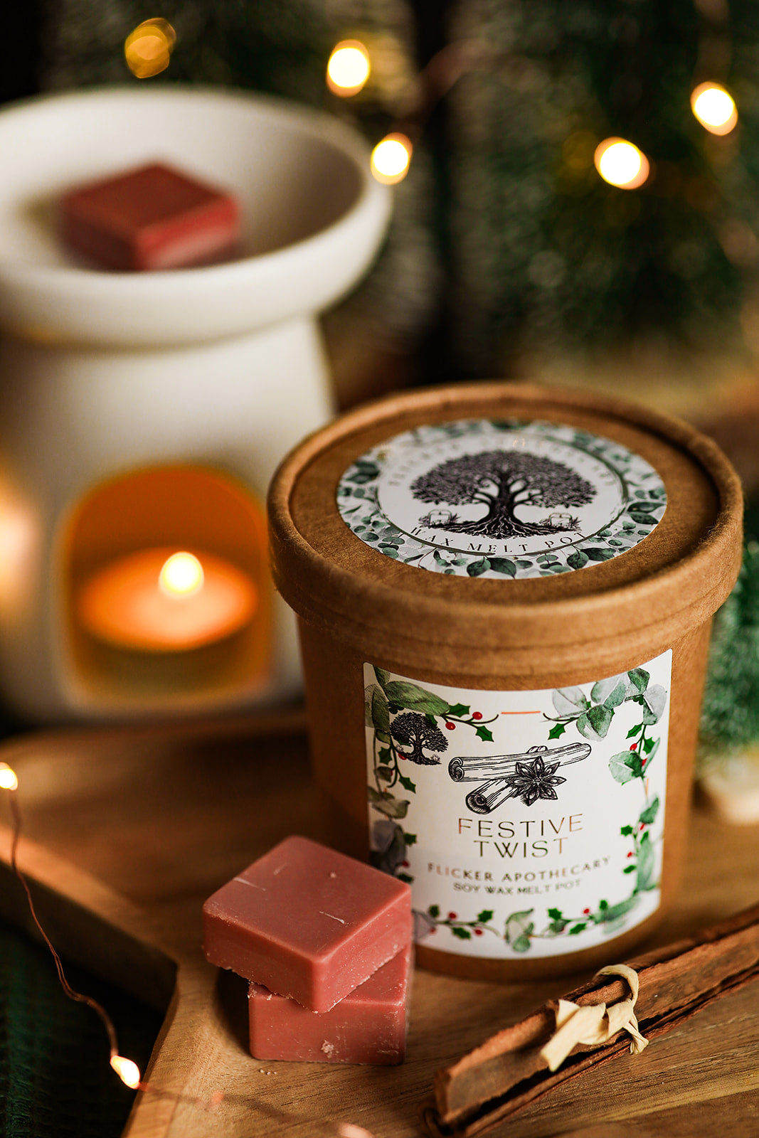 Festive Twist Wax Melt Pot – 150g Soy Wax Melts in Reusable Muslin Pouch | Winter Scent