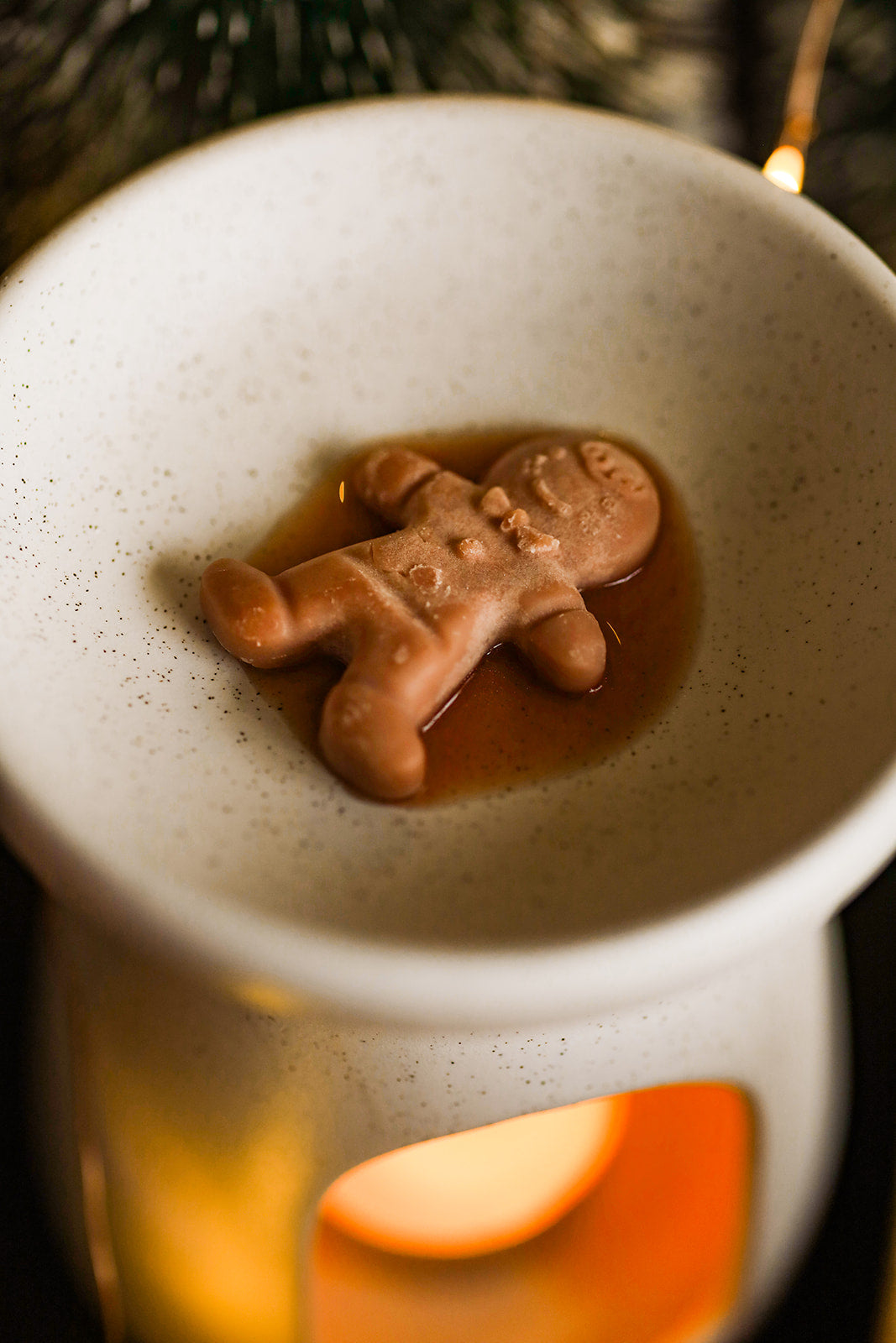 Festive Gingerbread Wax Melt Pot – 150g Soy Wax Melts in Reusable Muslin Pouch | Winter Scent