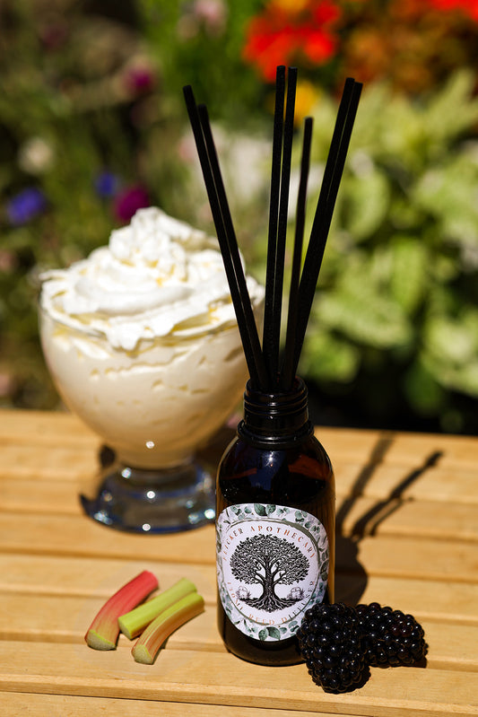 Rhubarb & Crème Chantilly Reed Diffuser – 130ml Vegan, Alcohol-Free | Long-Lasting Home Fragrance | Handmade in the UK