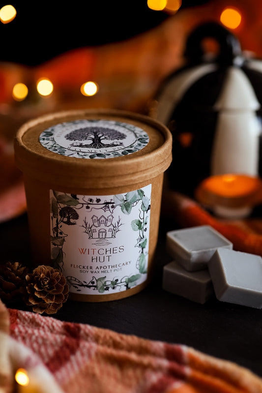 Witches Hut Wax Melt Pot – 150g Soy Wax Melts in Reusable Muslin Pouch | Autumnal Halloween Scent