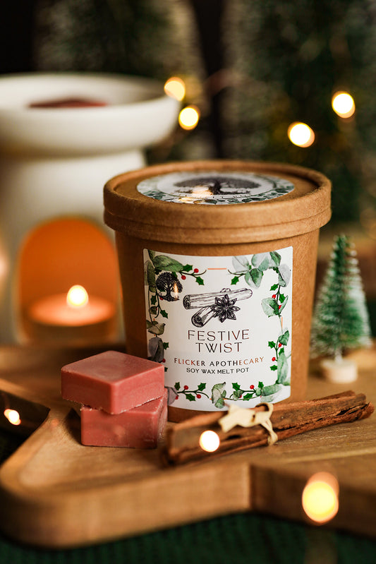 Festive Twist Wax Melt Pot – 150g Soy Wax Melts in Reusable Muslin Pouch | Winter Scent